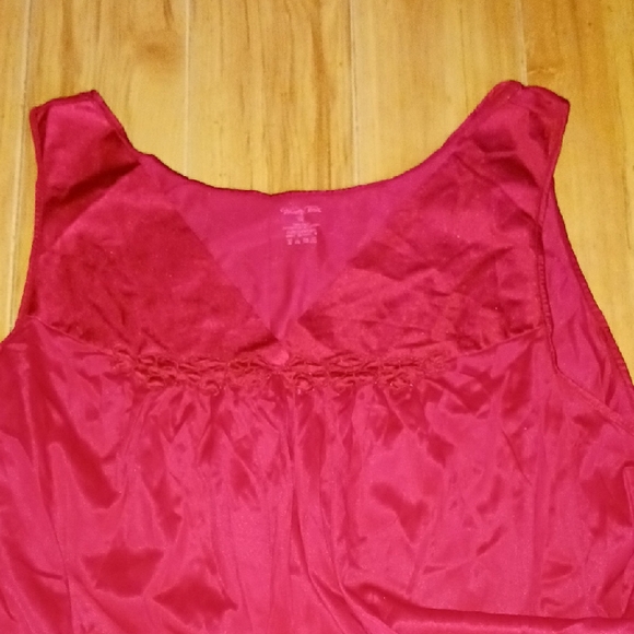 Vanity Fair Red Chemise - Picture 2 of 6